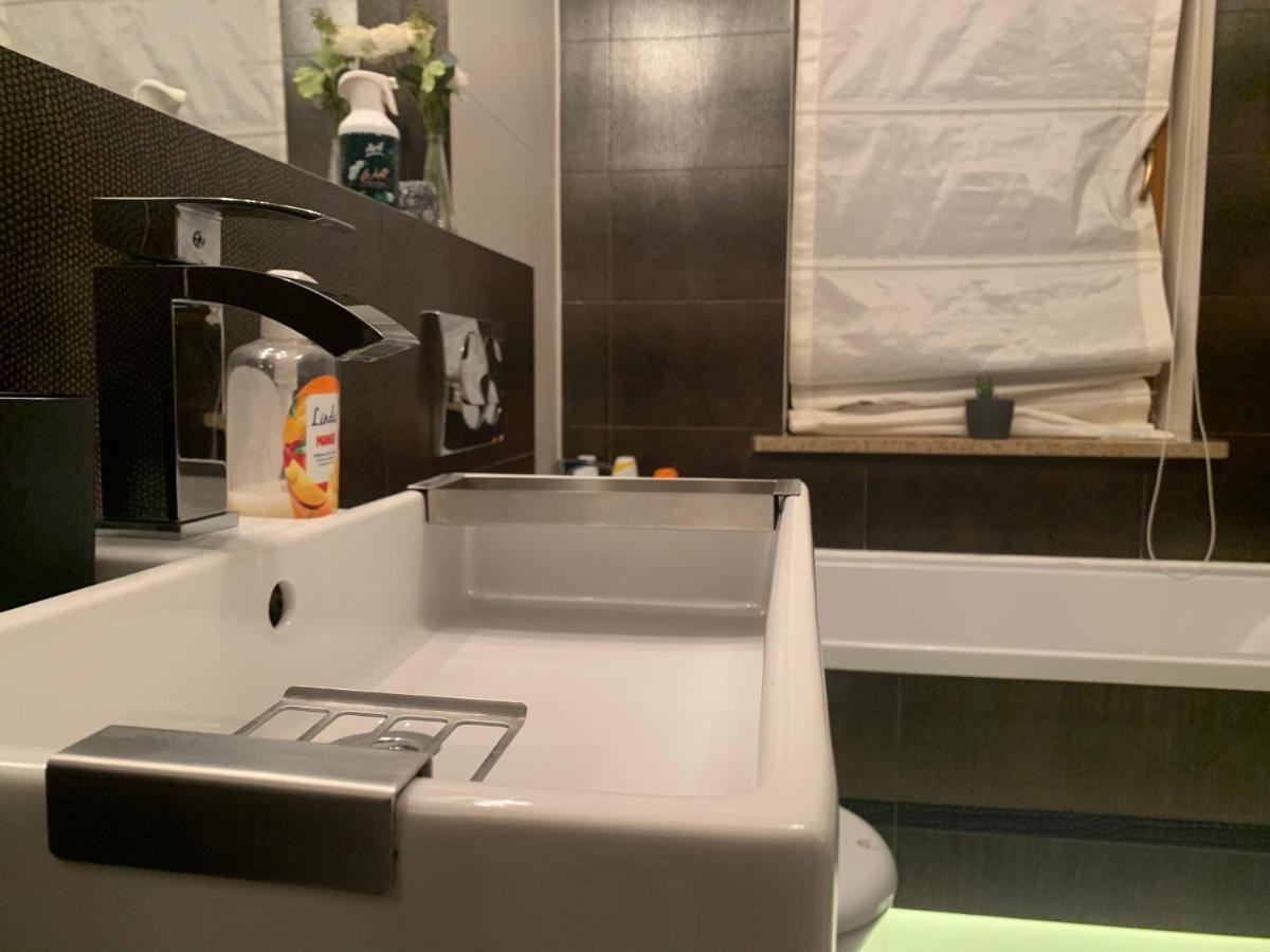 Uroczy Apartament W Centrum Miasta Szczecin Bagian luar foto